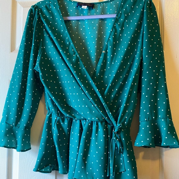 Green cross cross top - Picture 1 of 2
